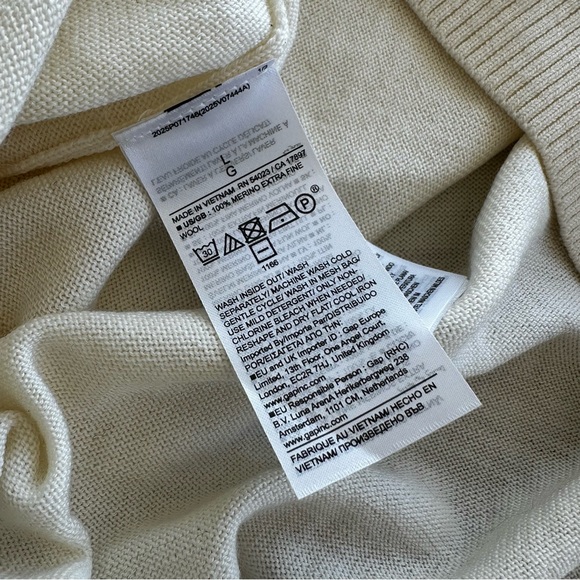 NWOT Banana Republic Extra-Fine Merino Wool Cream Beige V-Neck Sweater Size L - Picture 7 of 8